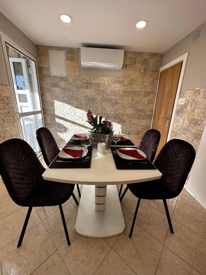Apartman Veronika Vrsi Esterno foto
