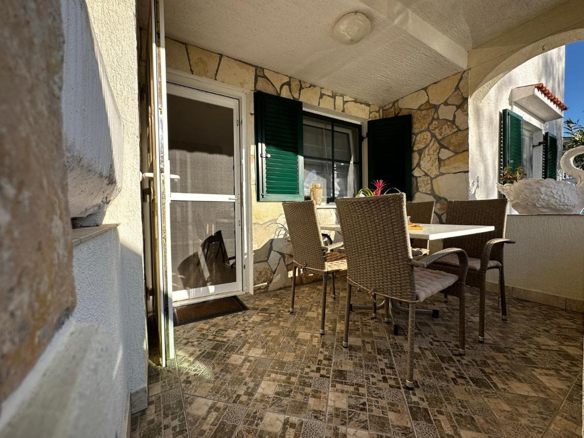 Apartman Veronika Vrsi Esterno foto