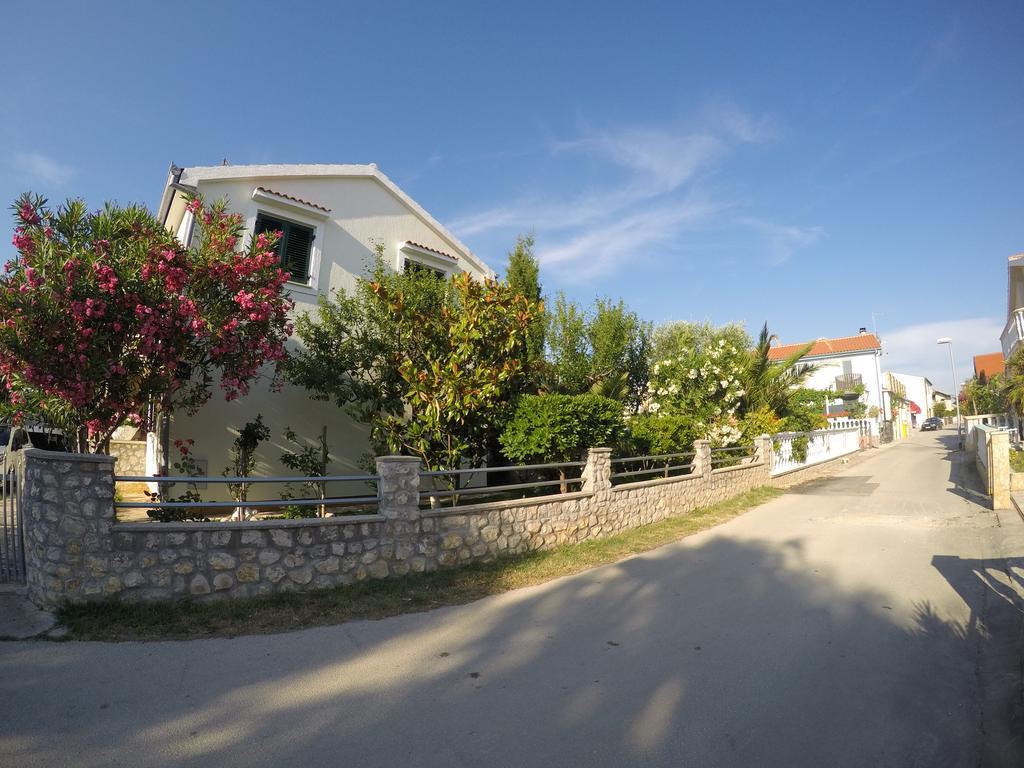 Apartman Veronika Vrsi Esterno foto