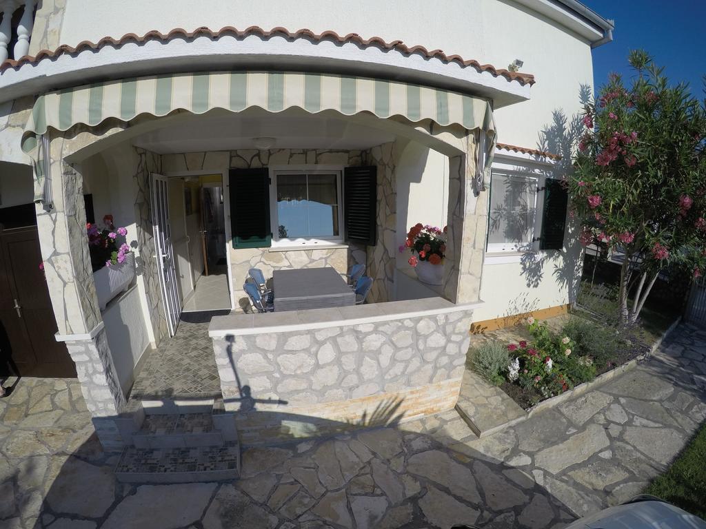 Apartman Veronika Vrsi Esterno foto