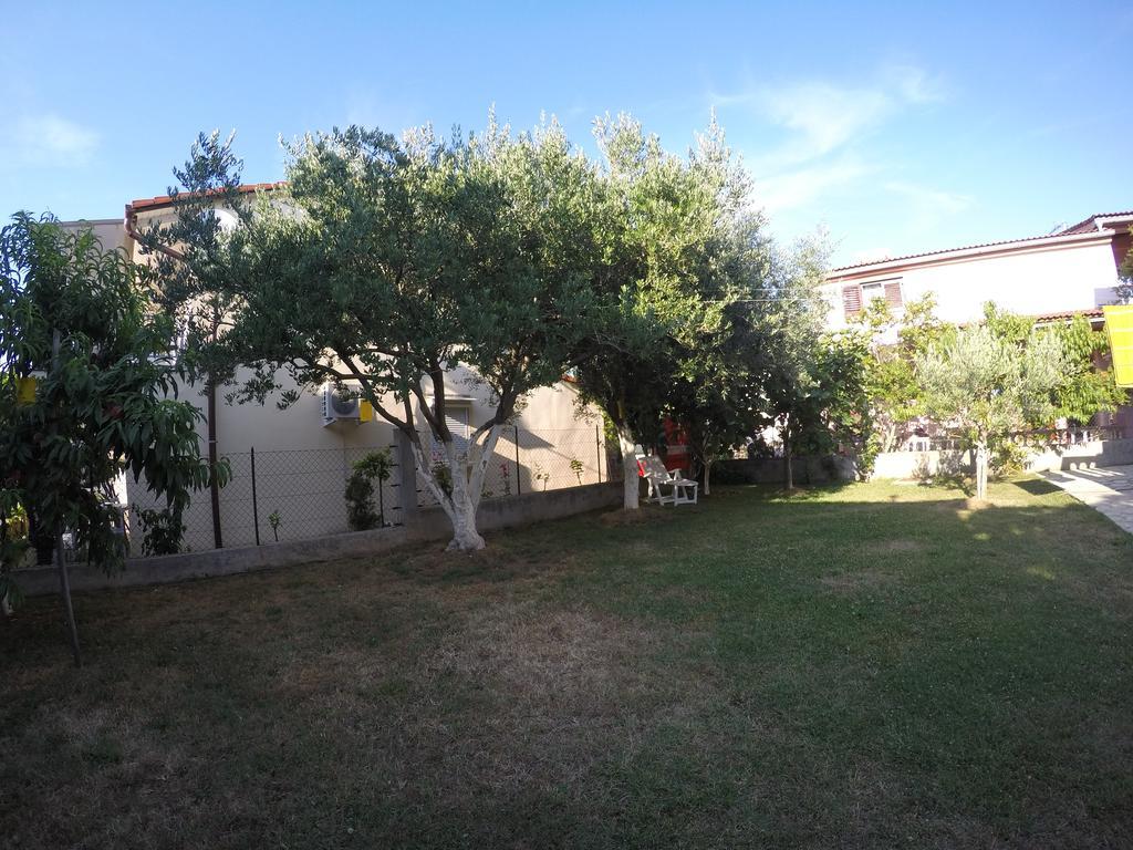 Apartman Veronika Vrsi Esterno foto